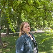 Estudiante universitaria capaz de enseñar ESO y Bachillerato